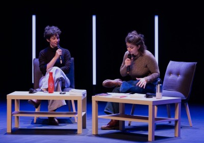 Les récits sur la table