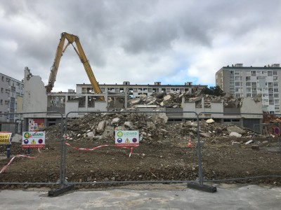 S.2 Ep.2 : les voisins, autour de la grande tour, presque à terre